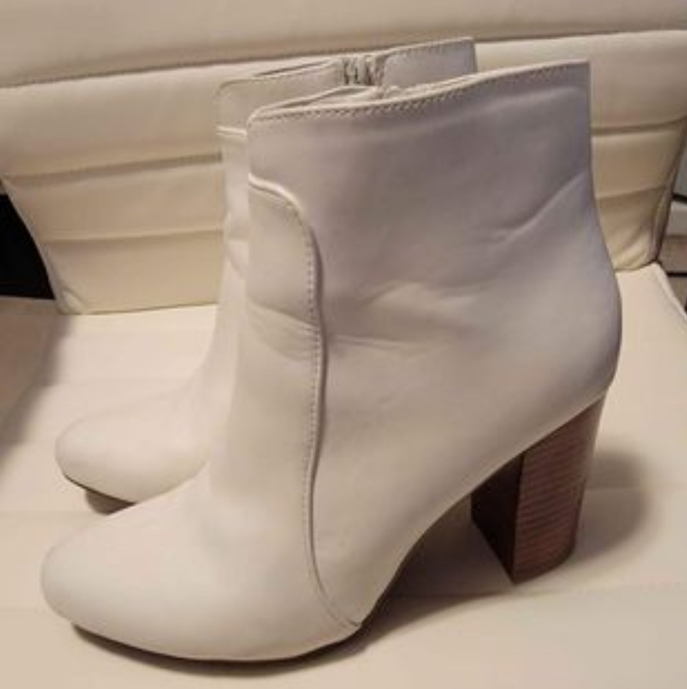 MIA Rosebud White Ankle Booties